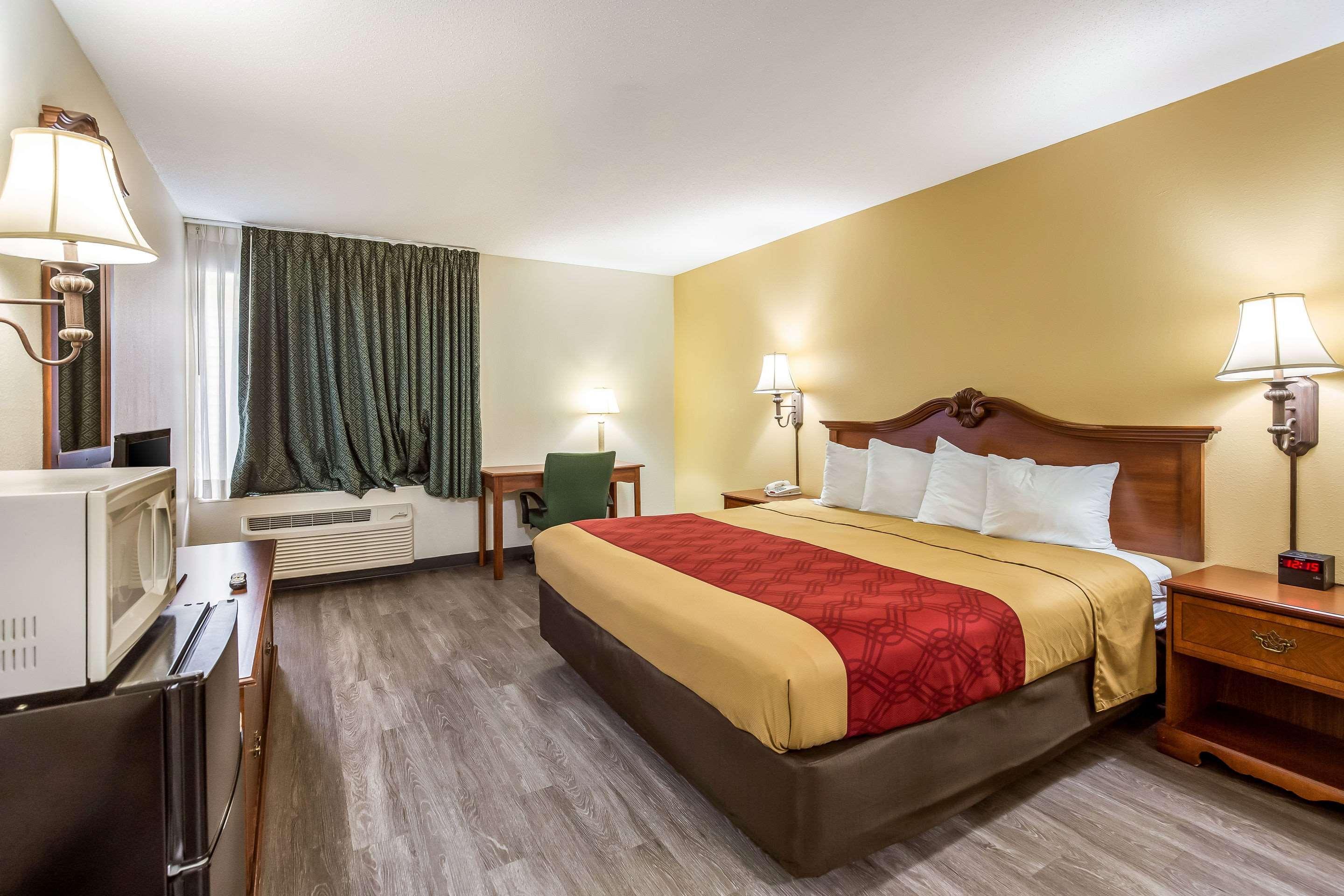 Econo & St Louis Hotel Fairview Heights