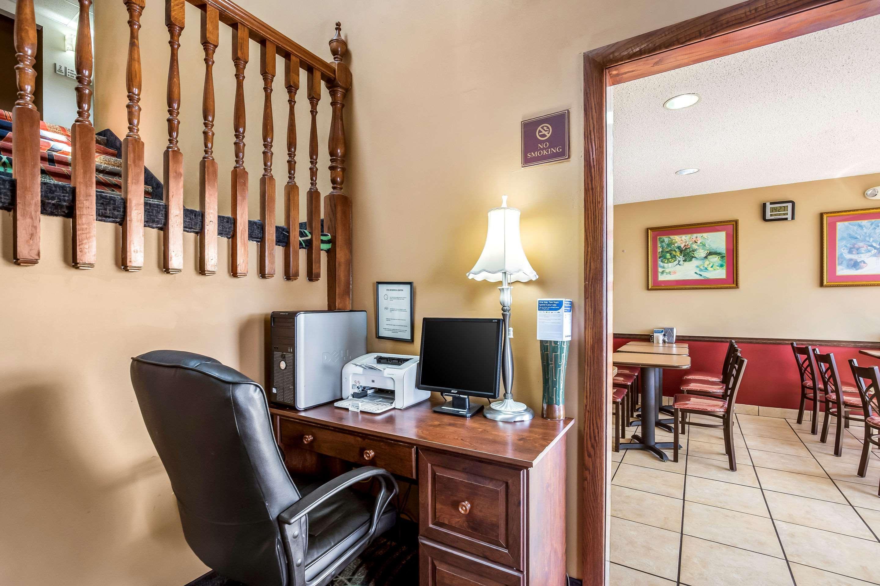 Econo & St Louis Hotel Fairview Heights