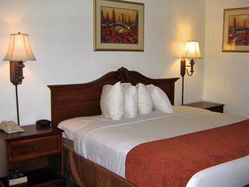 Hotel Econo & St Louis 2*